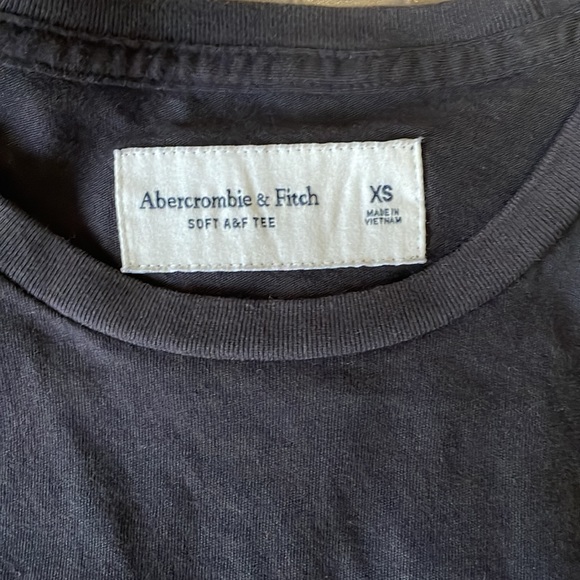 Abercrombie and Fitch curved hem tee - Picture 3 of 3